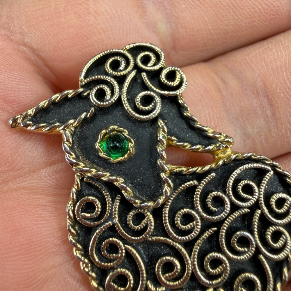 Emmons Lamb Sheep Brooch Pin Gold Tone Filigree Black Green Rhinestone Eye VTG - Picture 5 of 8